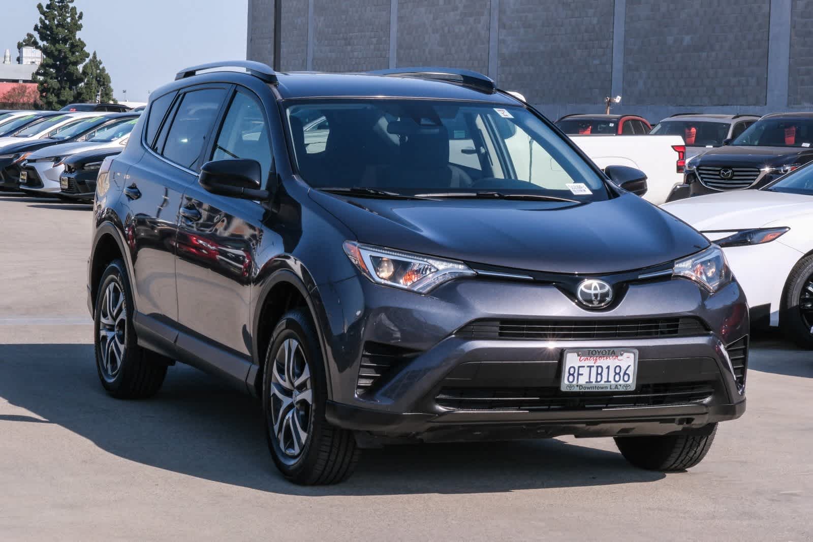 Thumbnail: 2018 Toyota RAV4 - 3