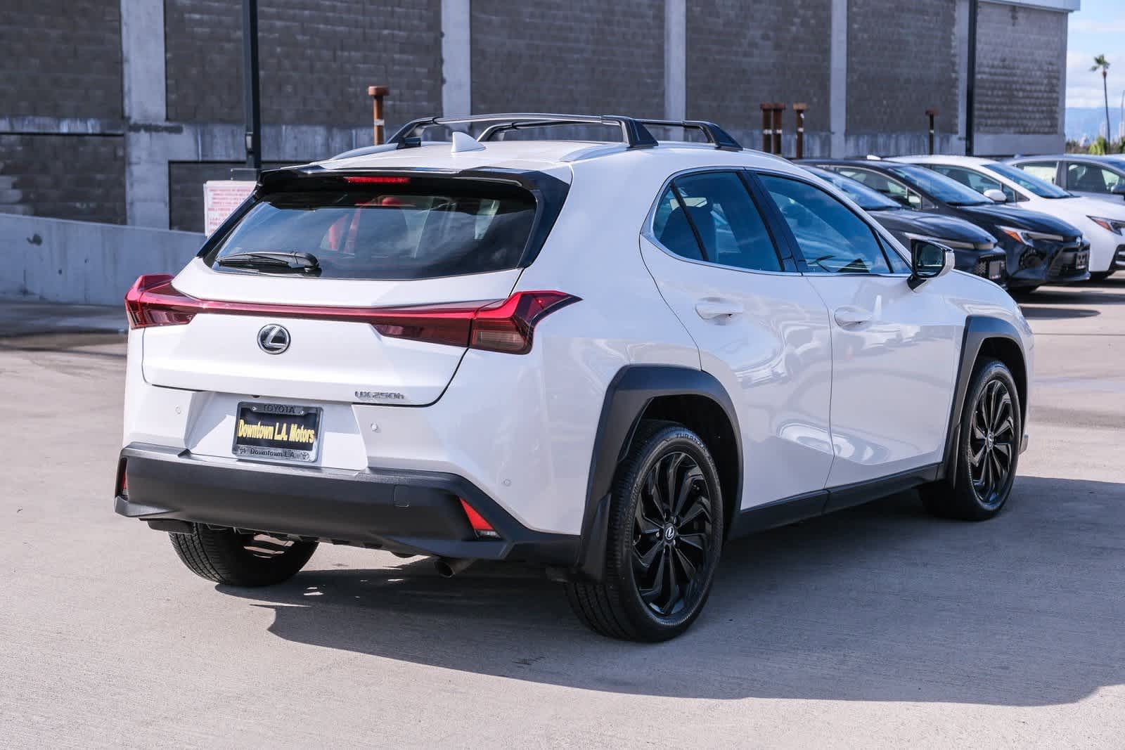 Thumbnail: 2024 Lexus UX - 4