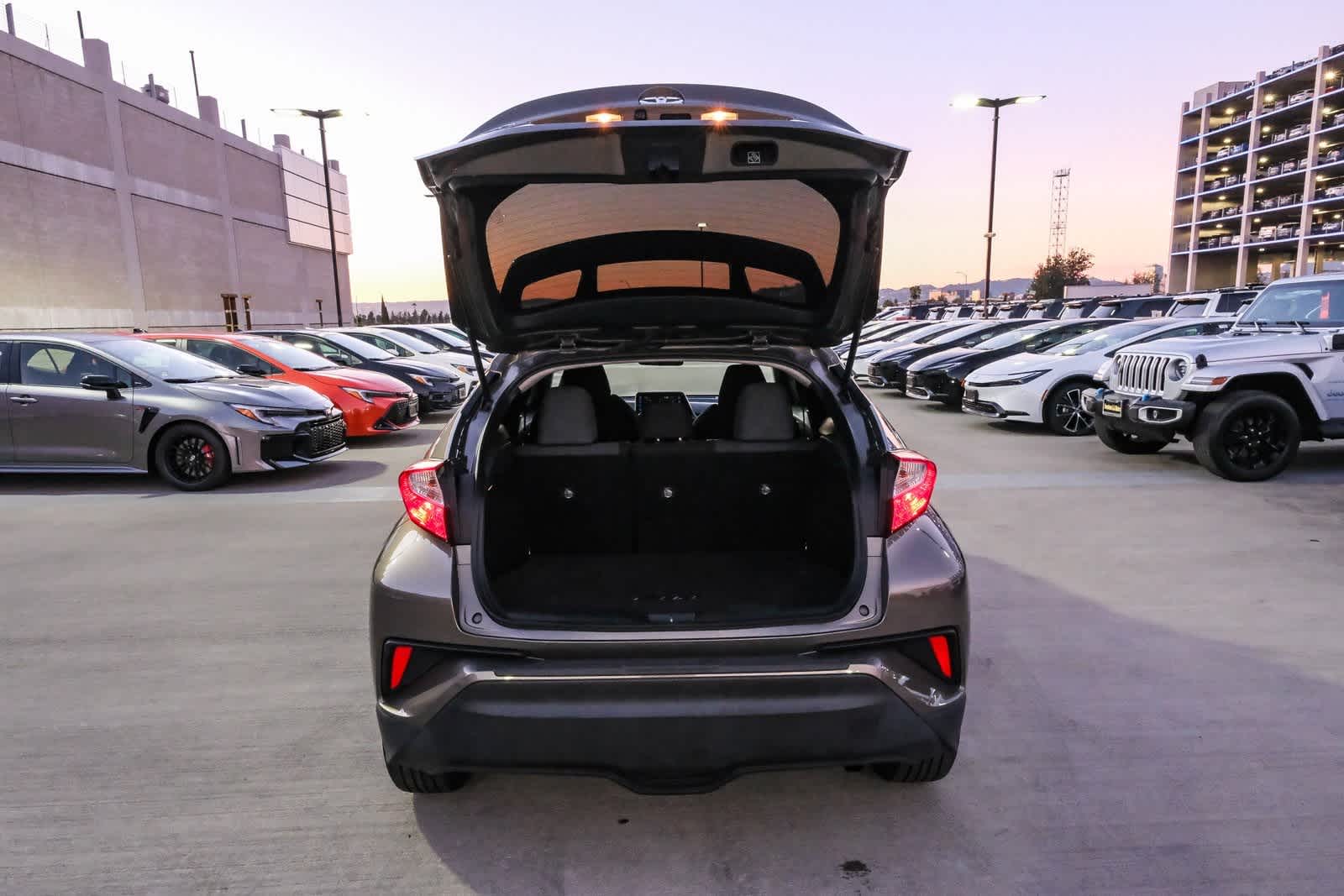 Thumbnail: 2021 Toyota C-HR - 26