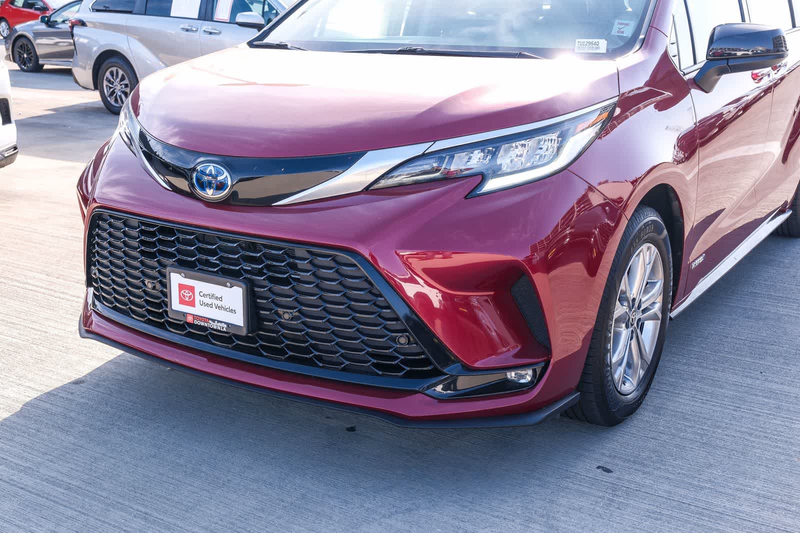 Thumbnail: 2021 Toyota Sienna - 11