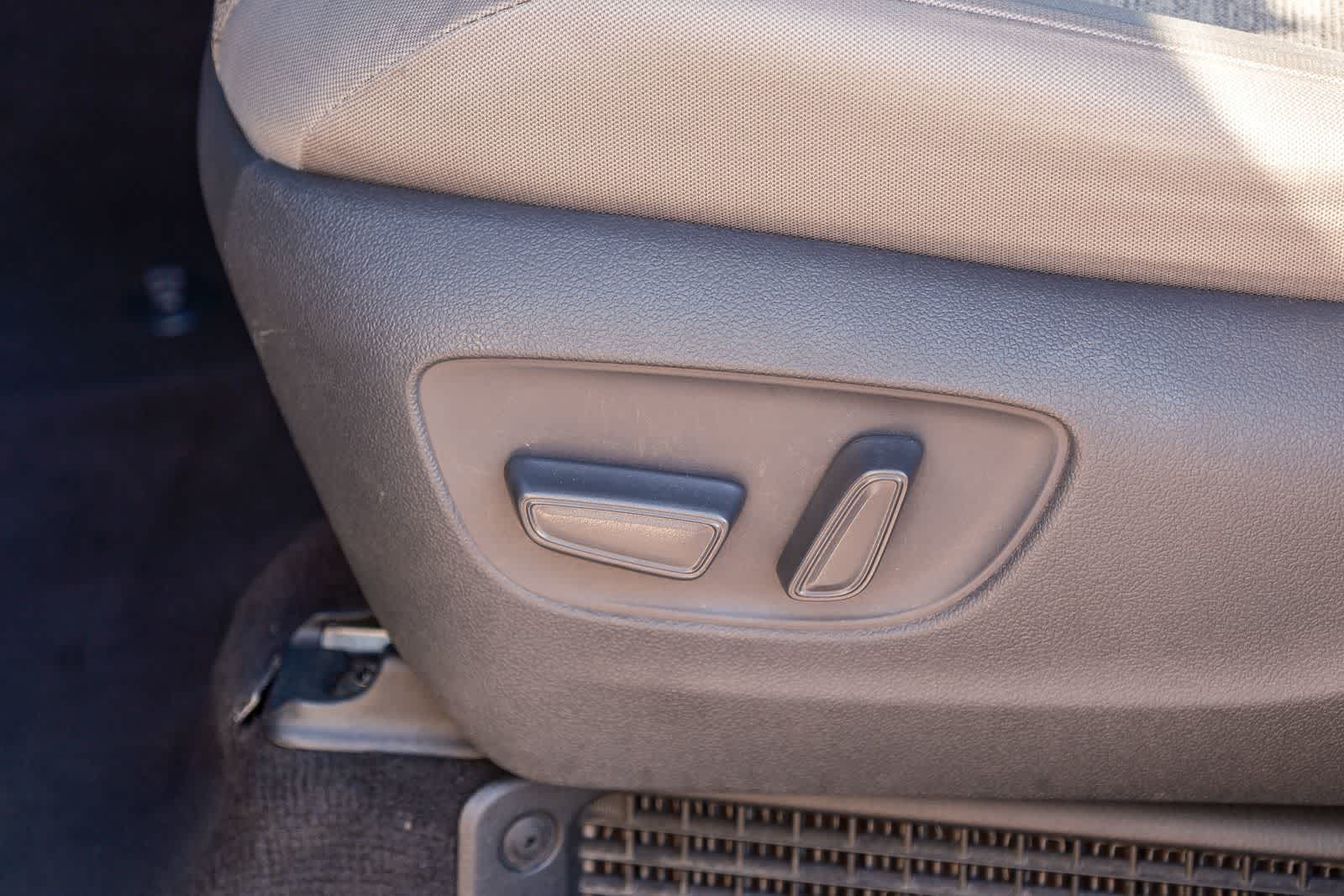 Thumbnail: 2021 Toyota Sienna - 24
