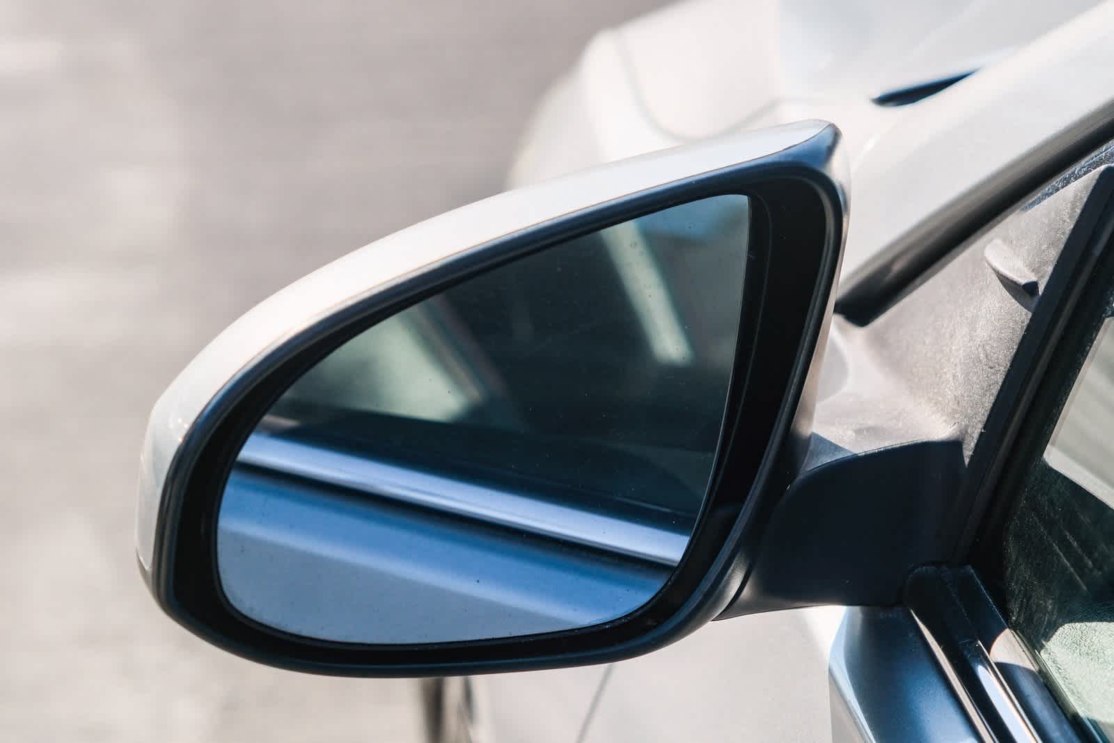 Thumbnail: 2016 Toyota Camry - 12