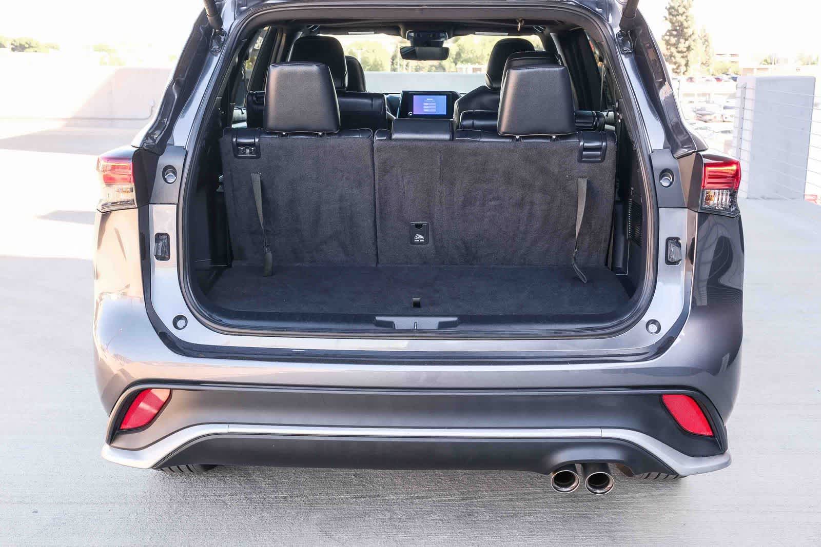 Thumbnail: 2025 Toyota Highlander - 26