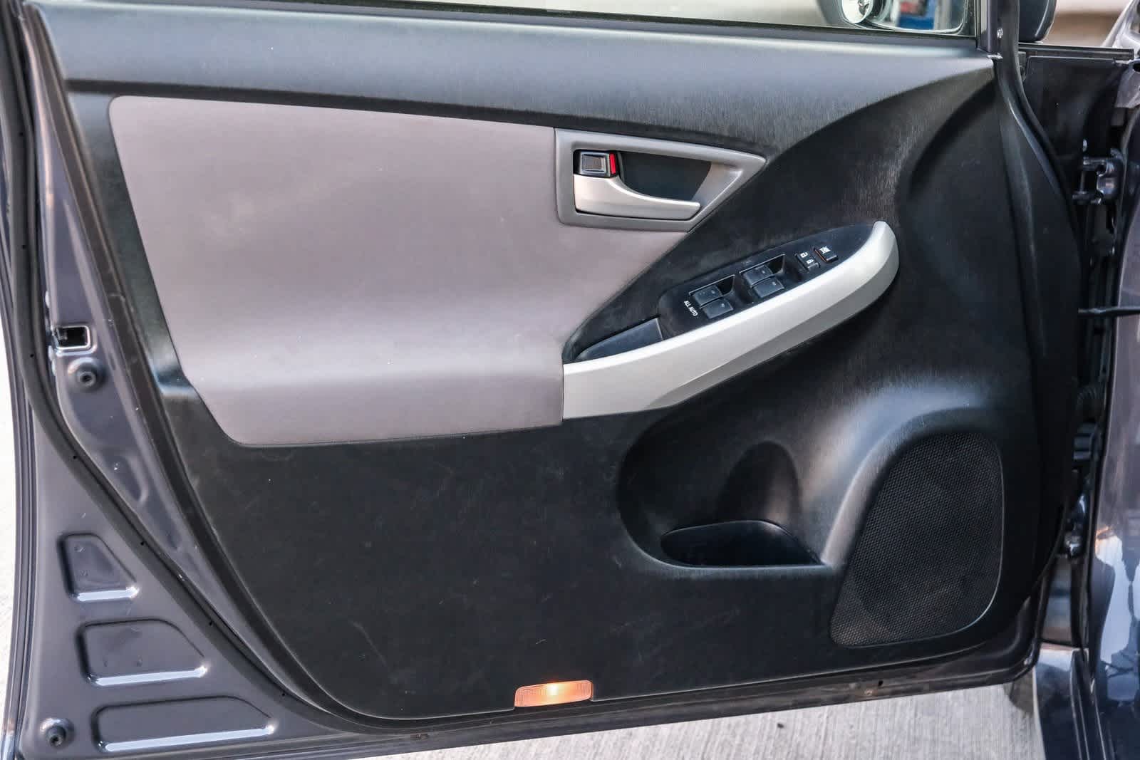 Thumbnail: 2015 Toyota Prius - 23