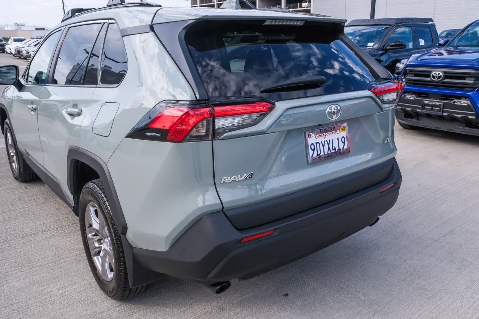 Thumbnail: 2022 Toyota RAV4 - 8