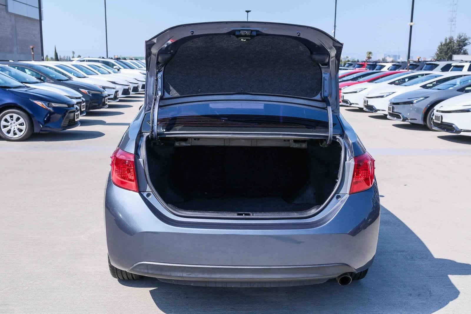 Thumbnail: 2017 Toyota Corolla - 27