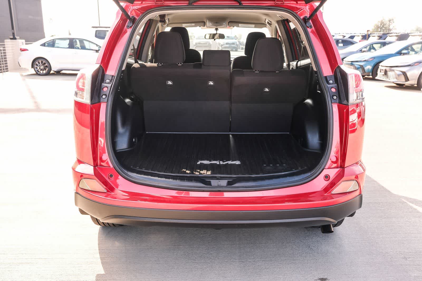Thumbnail: 2016 Toyota RAV4 - 26