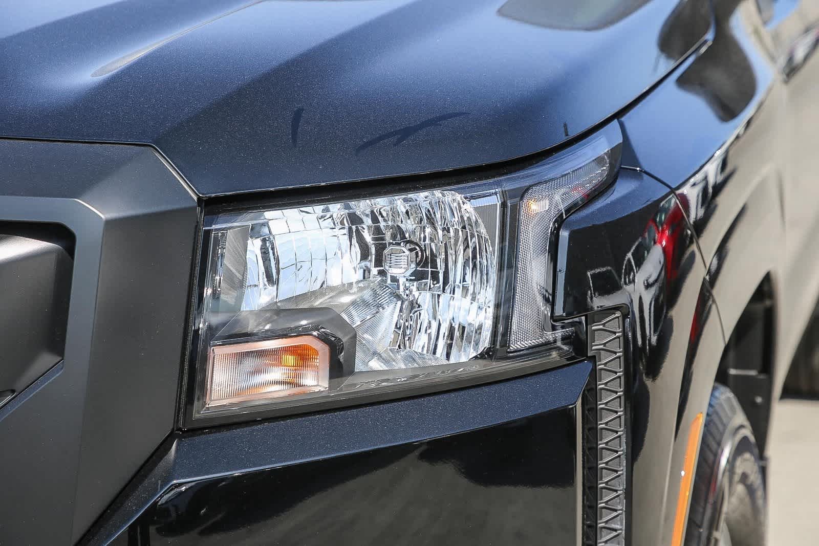 Thumbnail: 2024 Nissan Frontier - 8