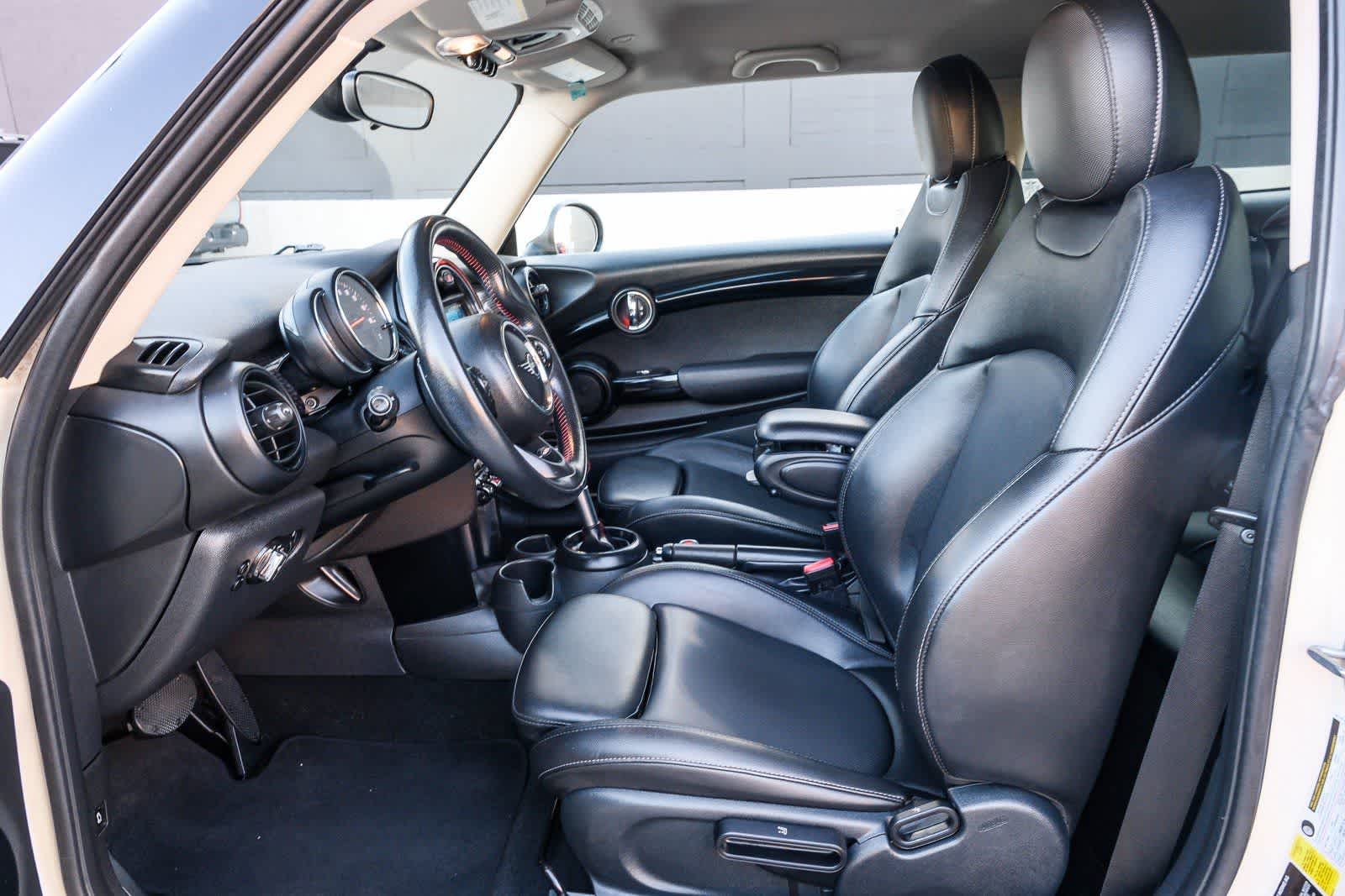 Thumbnail: 2019 MINI Cooper Hardtop - 19