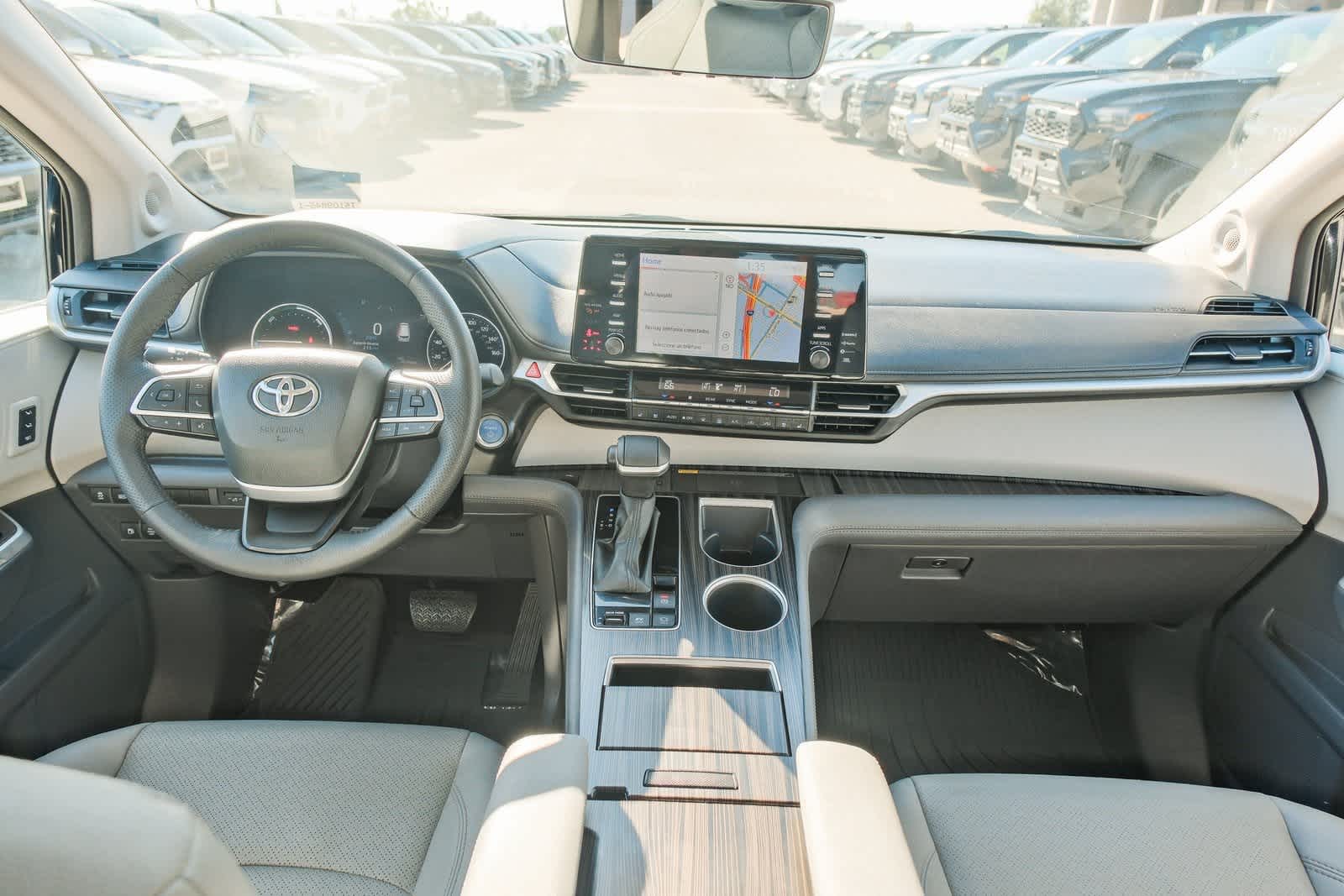 Thumbnail: 2024 Toyota Sienna - 13