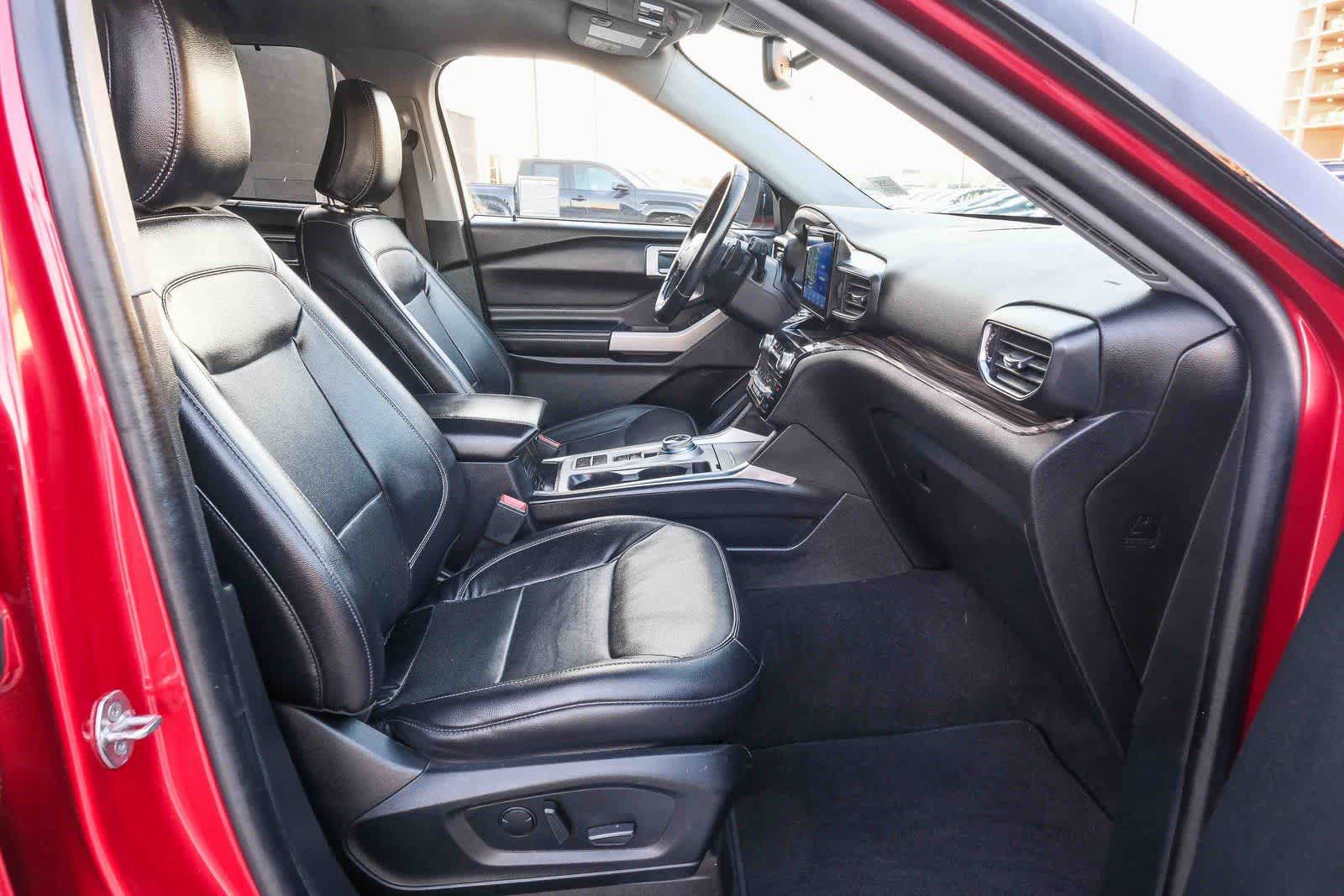 Thumbnail: 2021 Ford Explorer - 15