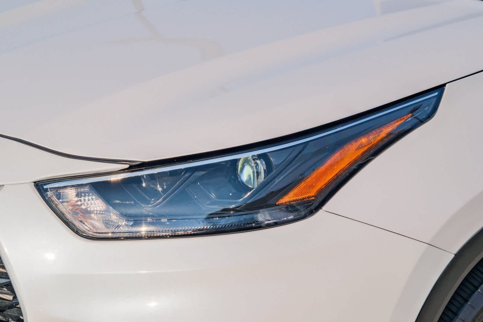 Thumbnail: 2023 Toyota Highlander - 10