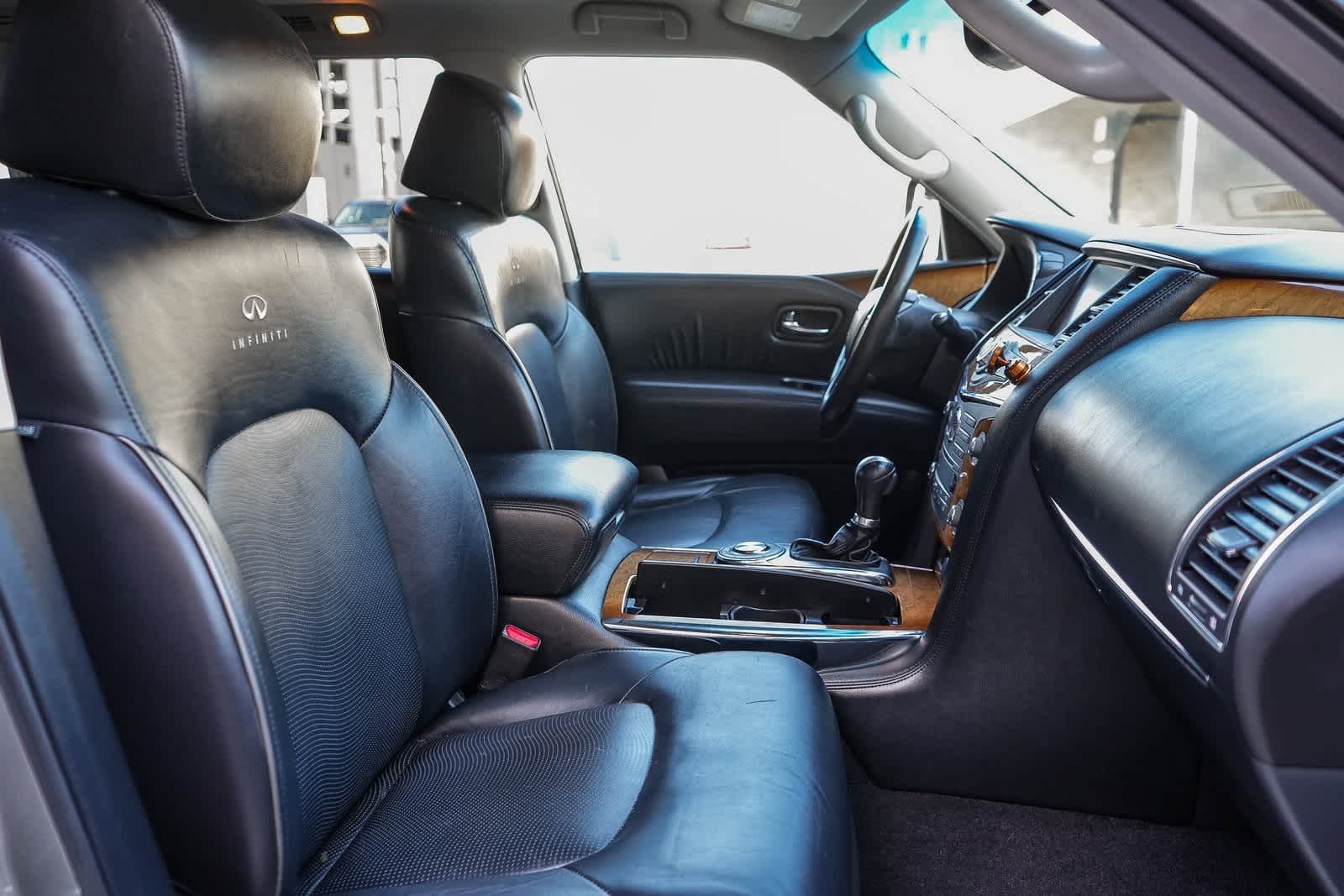 Thumbnail: 2012 INFINITI QX56 - 16