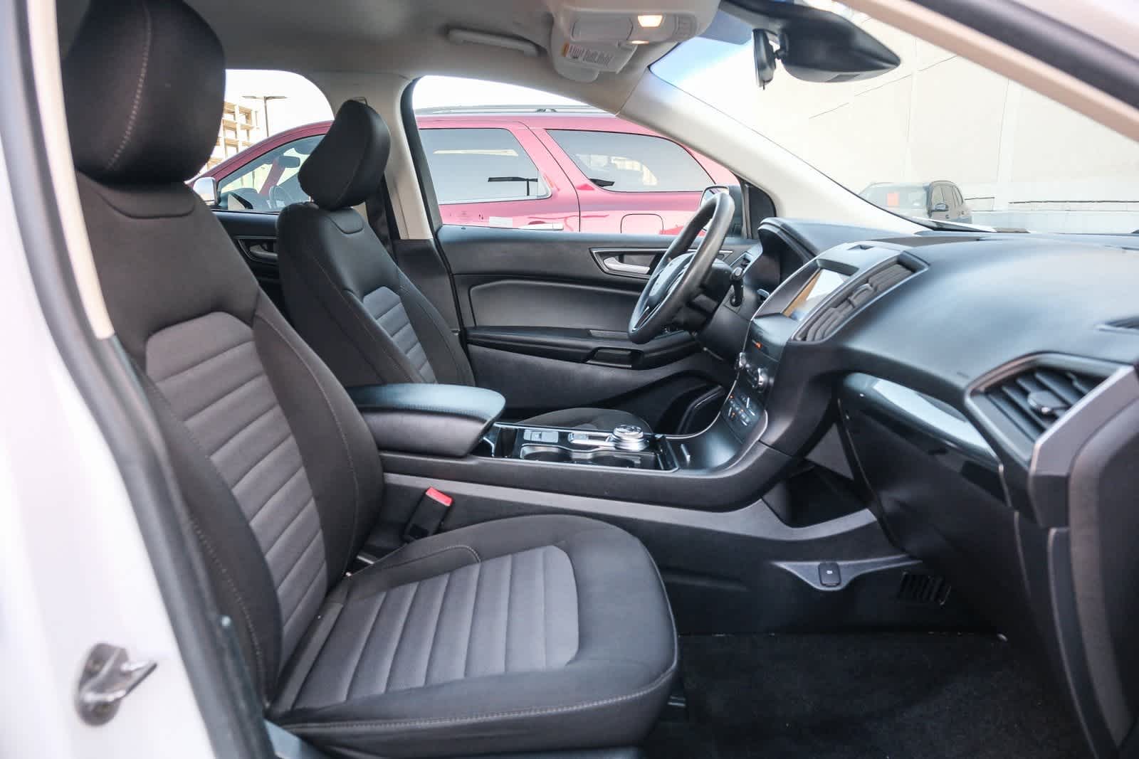 Thumbnail: 2020 Ford Edge - 17