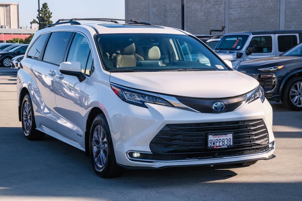 Certified 2021 Toyota Sienna XLE 8 Passenger Van