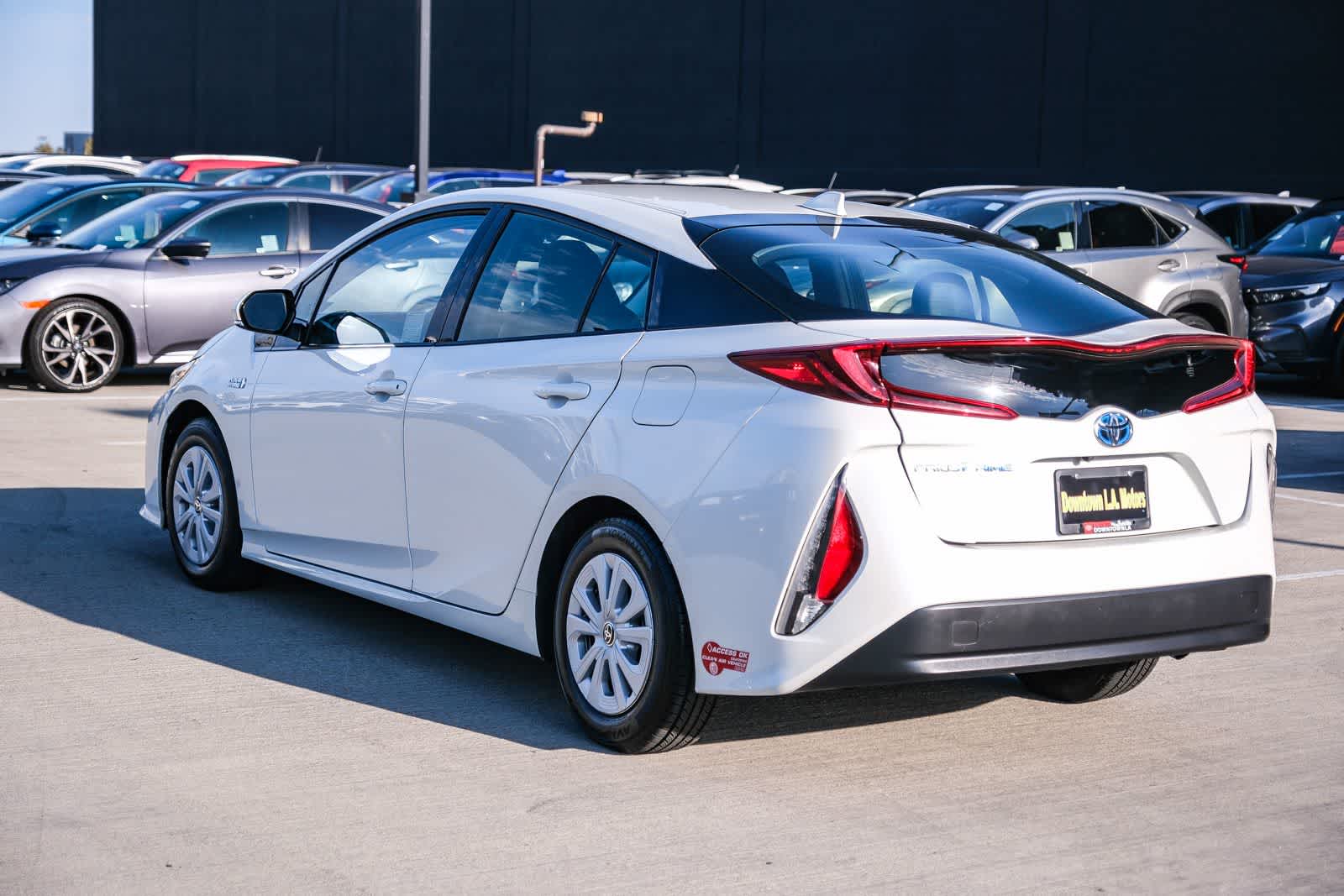 Thumbnail: 2017 Toyota Prius Prime - 6