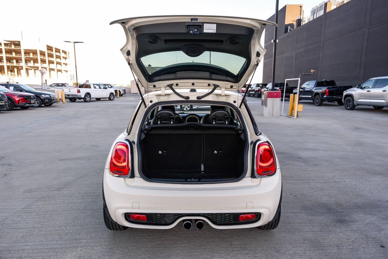 Thumbnail: 2019 MINI Cooper Hardtop - 26