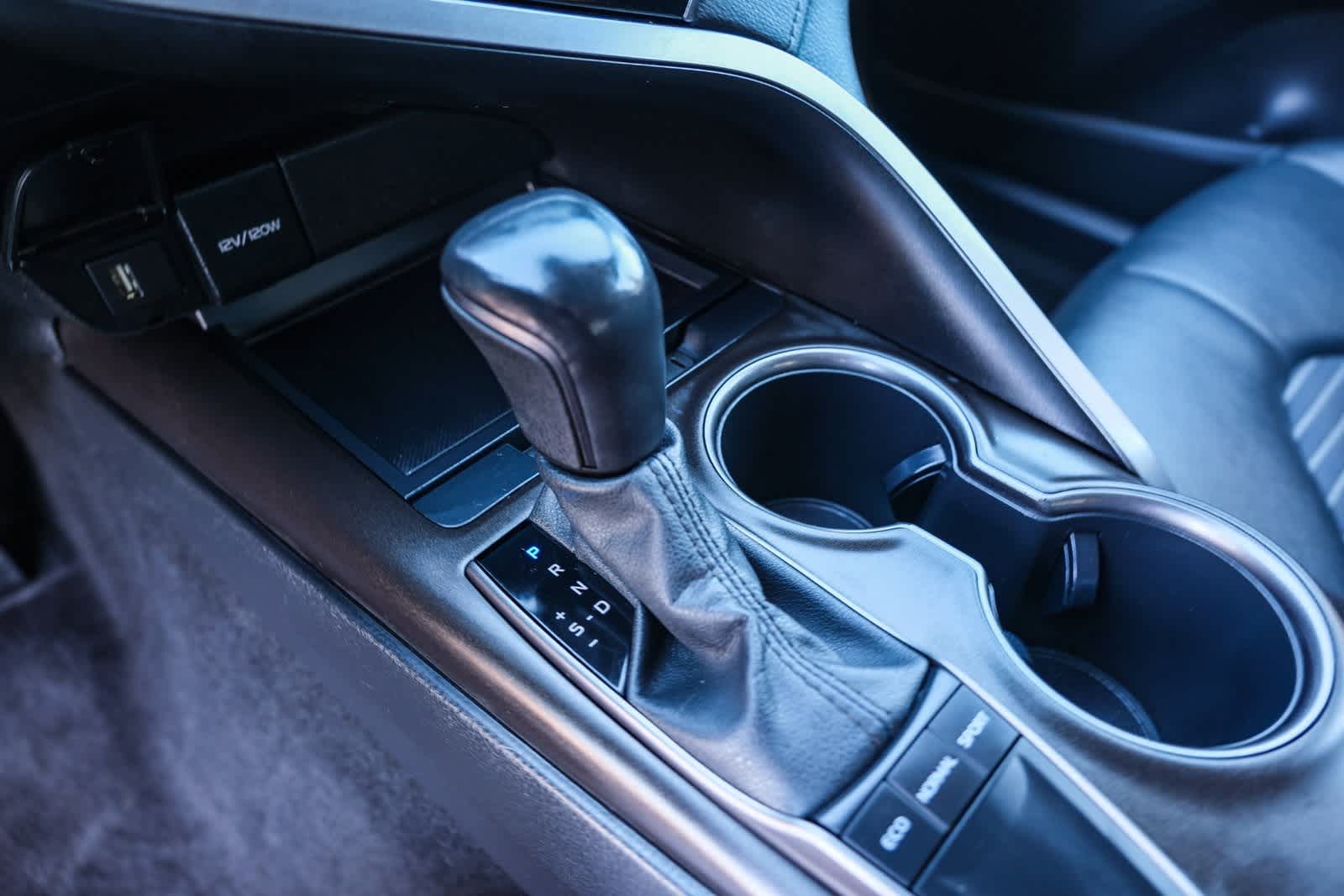 Thumbnail: 2022 Toyota Camry - 21