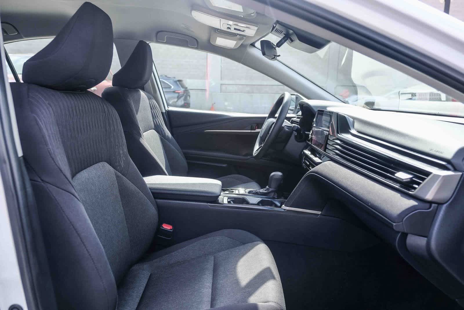 Thumbnail: 2025 Toyota Camry - 17