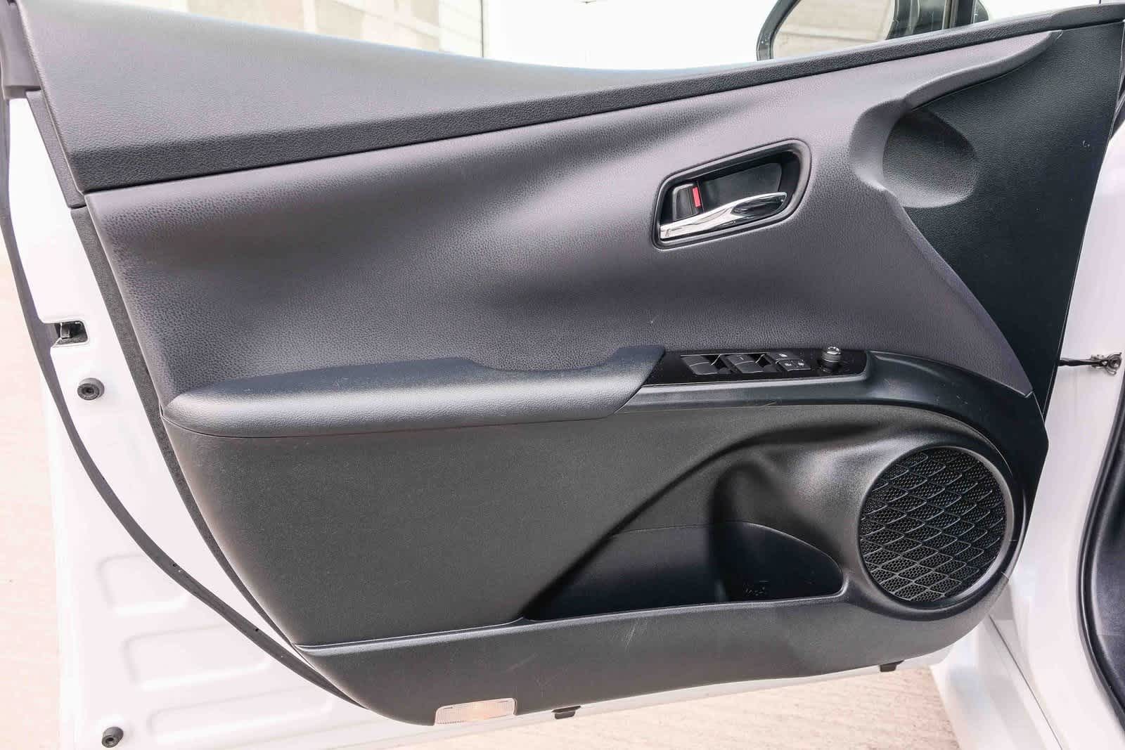 Thumbnail: 2021 Toyota Prius - 23