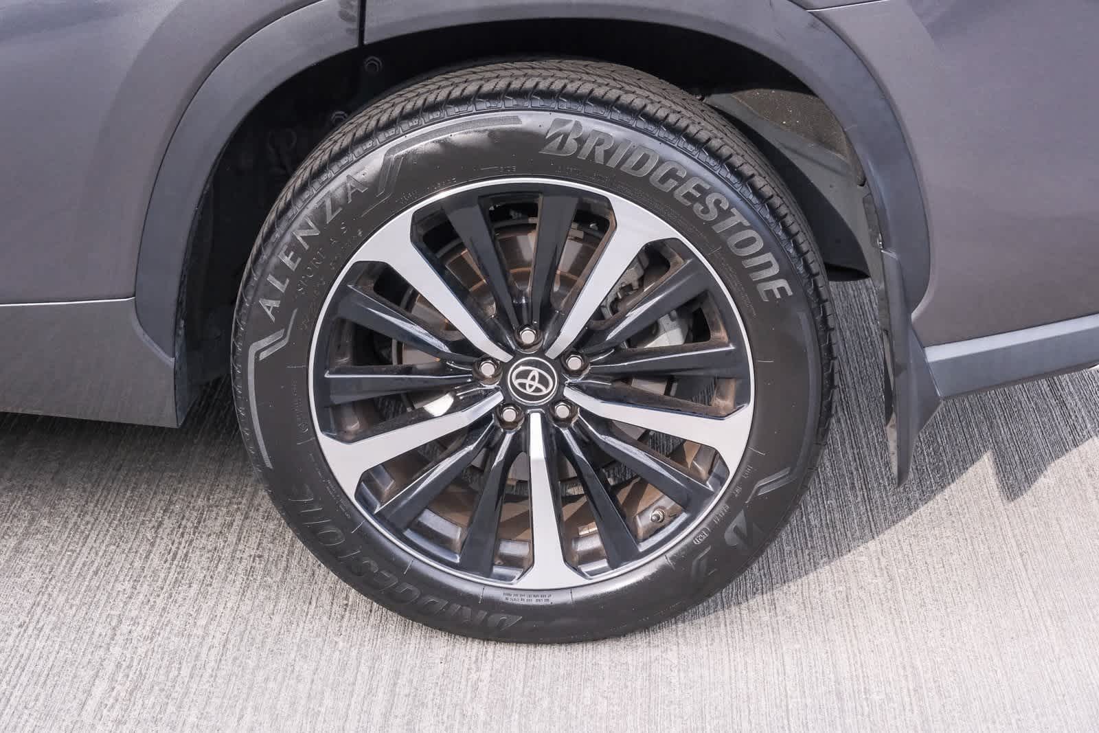 Thumbnail: 2021 Toyota Highlander - 8