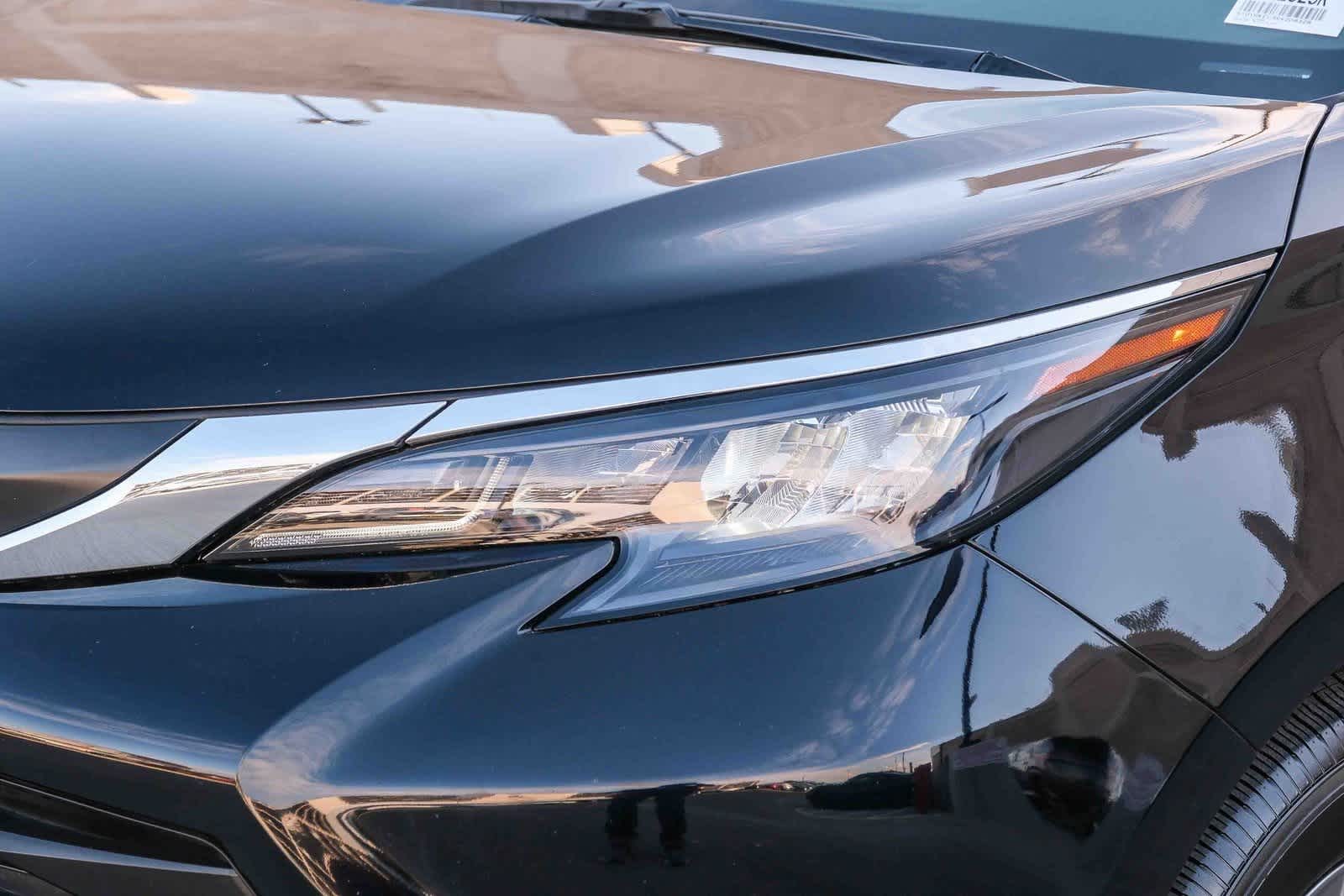 Thumbnail: 2024 Toyota Sienna - 10