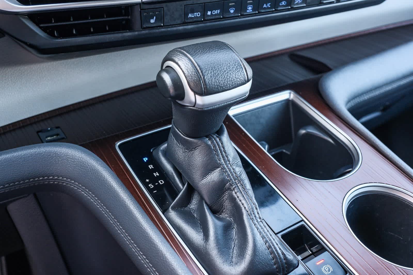 Thumbnail: 2022 Toyota Sienna - 21