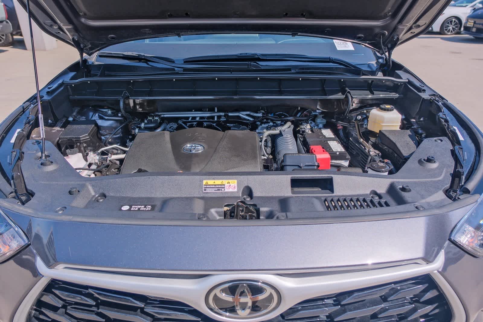 Thumbnail: 2022 Toyota Highlander - 29