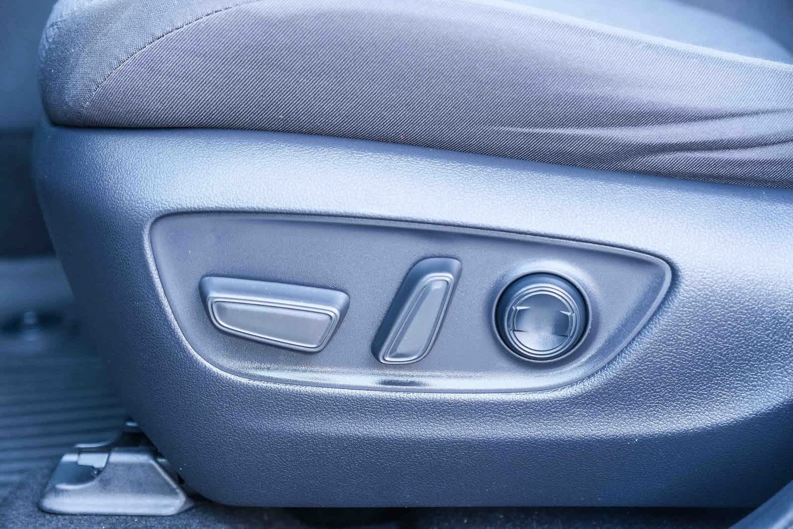 Thumbnail: 2020 Toyota RAV4 - 24