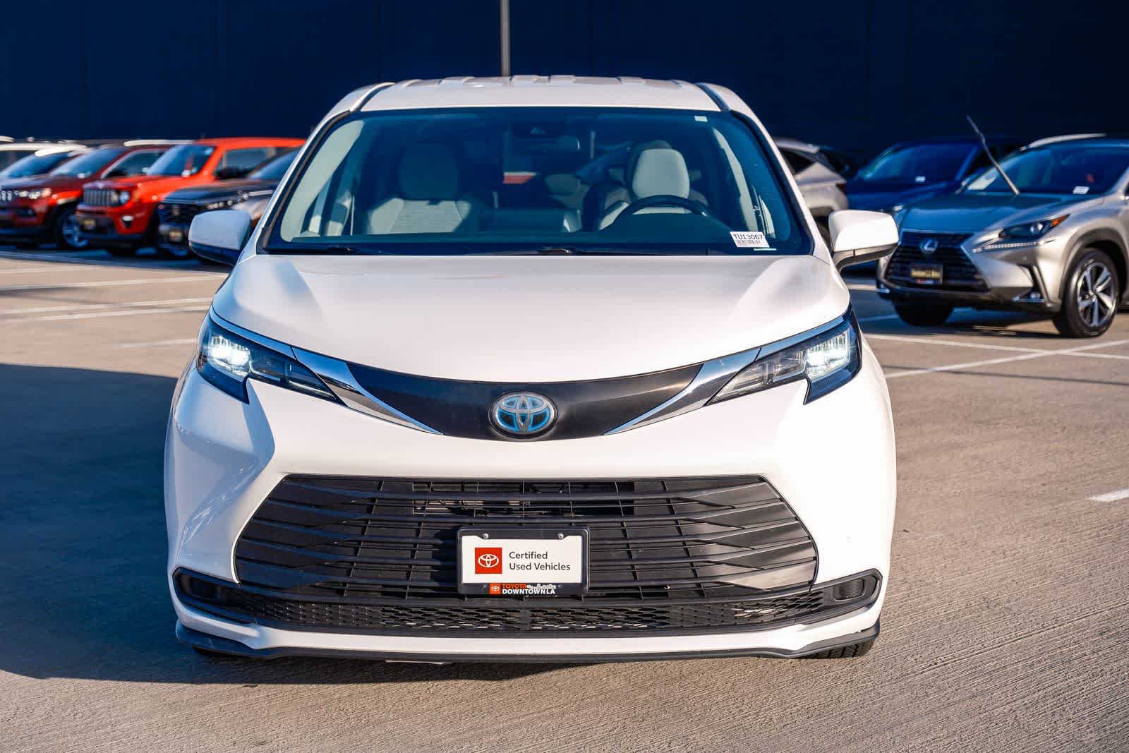 Thumbnail: 2021 Toyota Sienna - 2