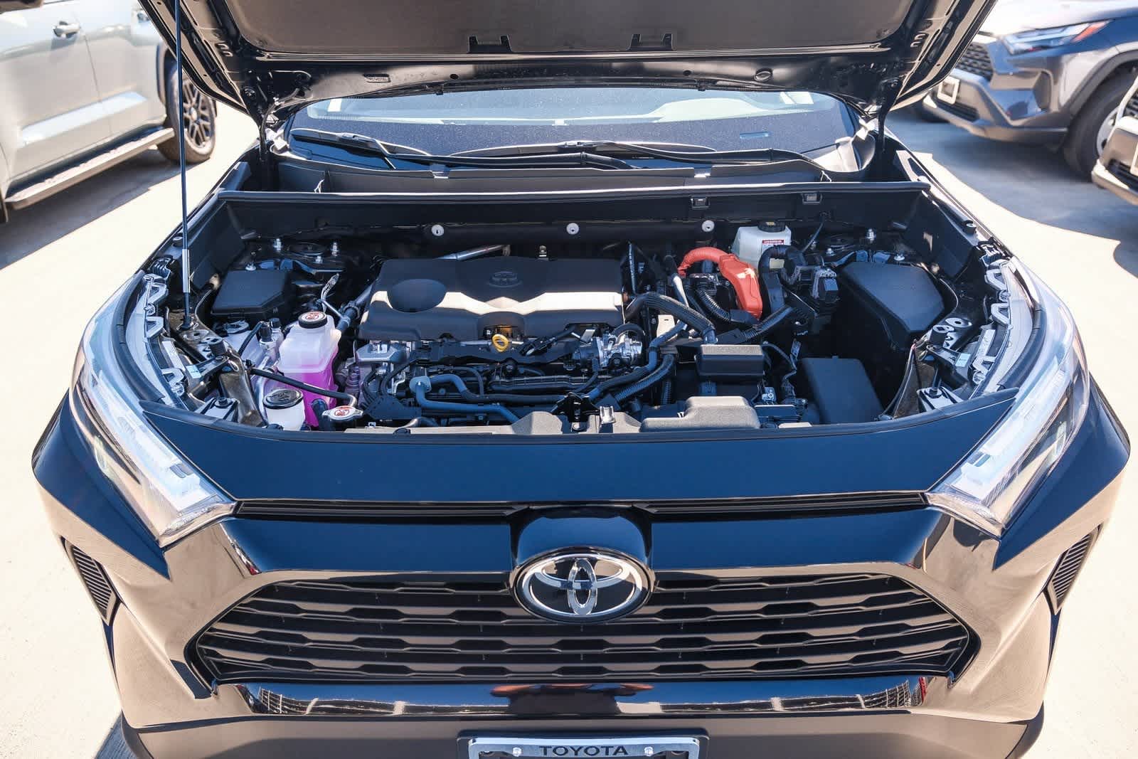 Thumbnail: 2025 Toyota RAV4 - 28