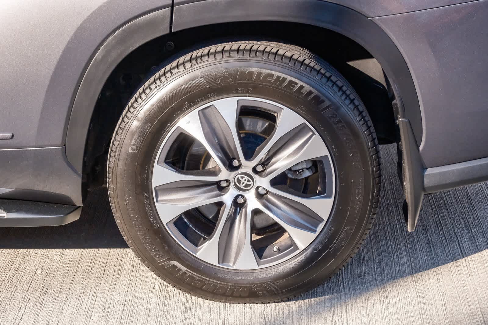 Thumbnail: 2024 Toyota Highlander - 9