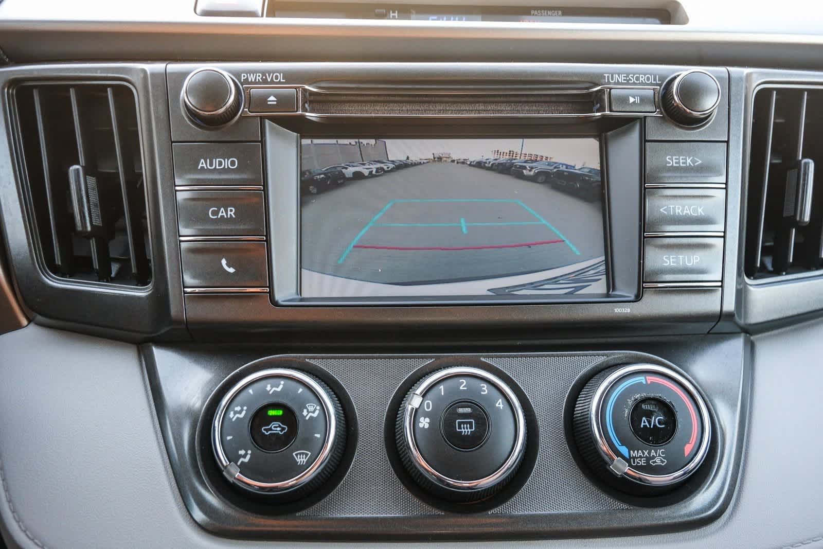 Thumbnail: 2015 Toyota RAV4 - 26