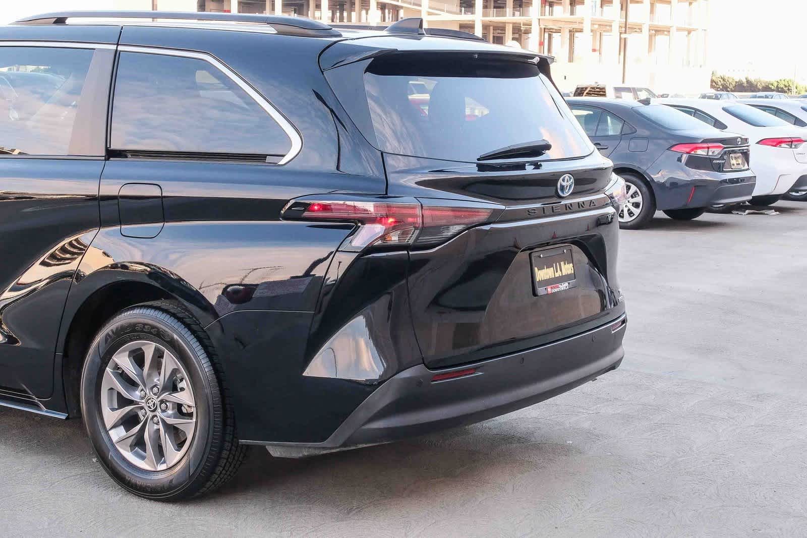 Thumbnail: 2024 Toyota Sienna - 7