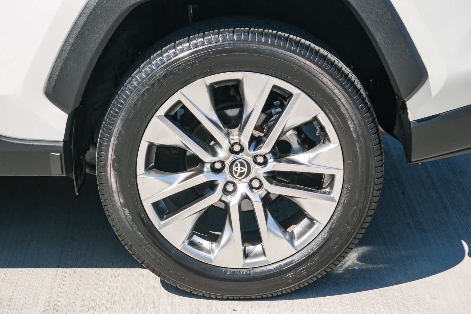 Thumbnail: 2021 Toyota RAV4 - 9
