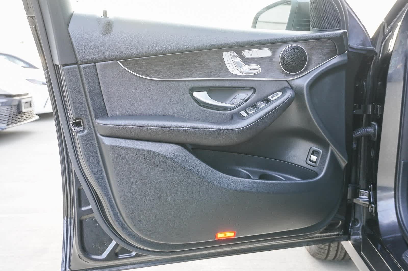 Thumbnail: 2021 Mercedes-Benz GLC - 20