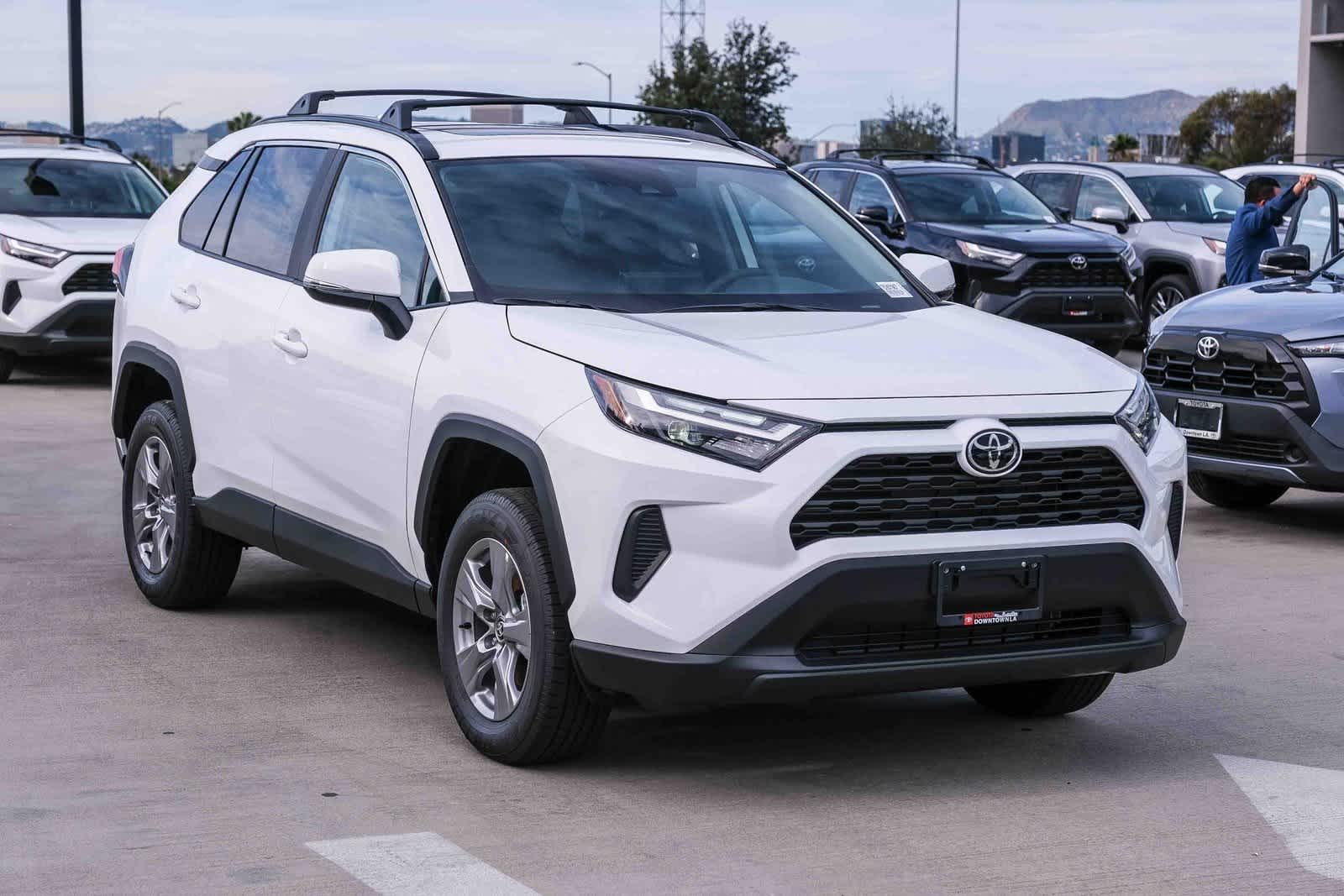 Thumbnail: 2025 Toyota RAV4 - 3