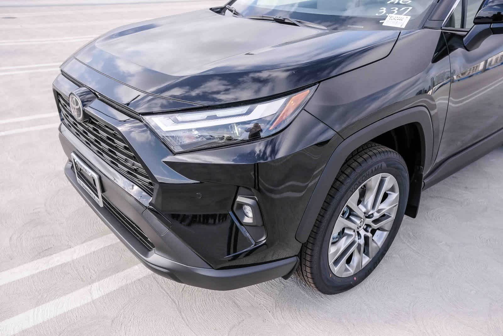 Thumbnail: 2025 Toyota RAV4 - 12