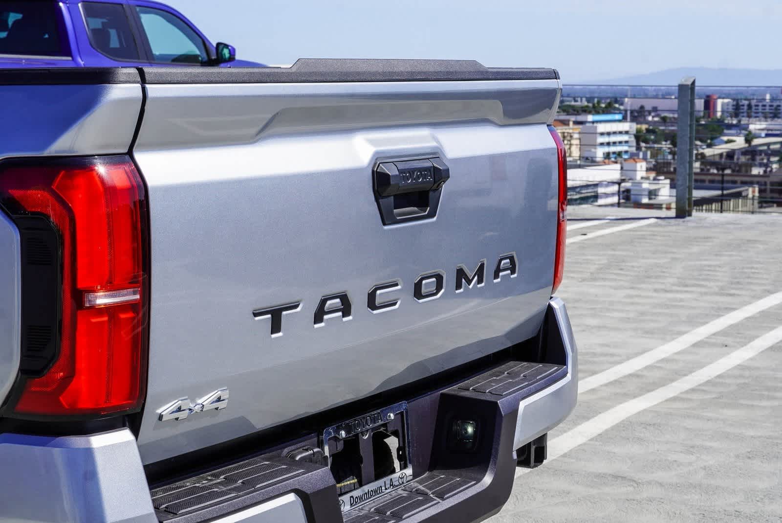 2025 Toyota Tacoma SR5 8