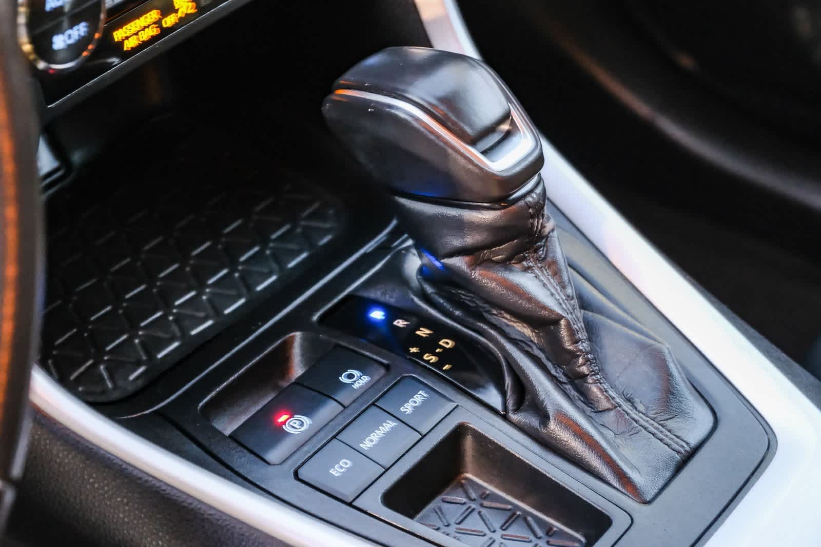 Thumbnail: 2021 Toyota RAV4 - 20