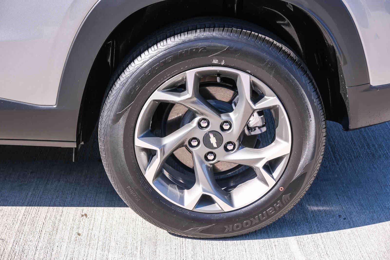 Thumbnail: 2024 Chevrolet Trax - 9