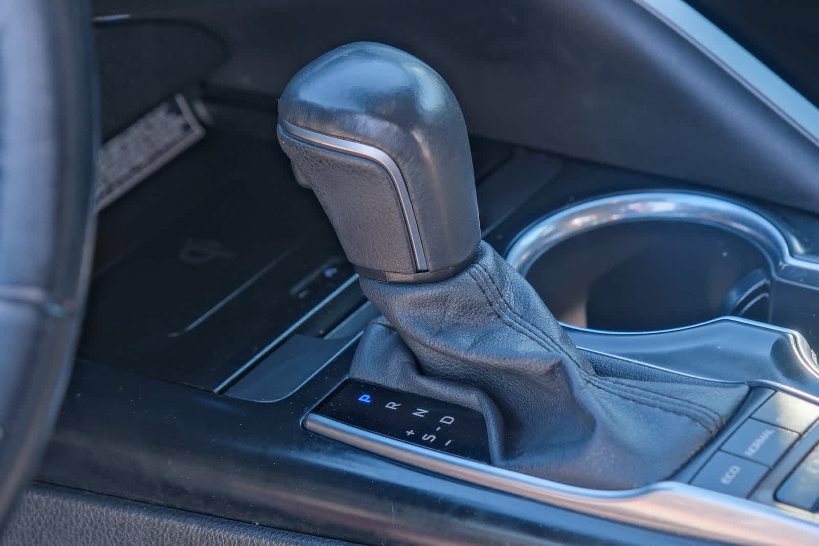 Thumbnail: 2020 Toyota Camry - 20