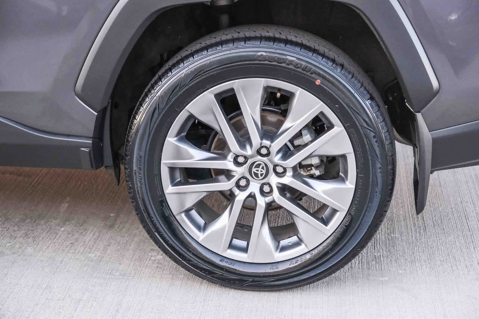 Thumbnail: 2022 Toyota RAV4 - 9