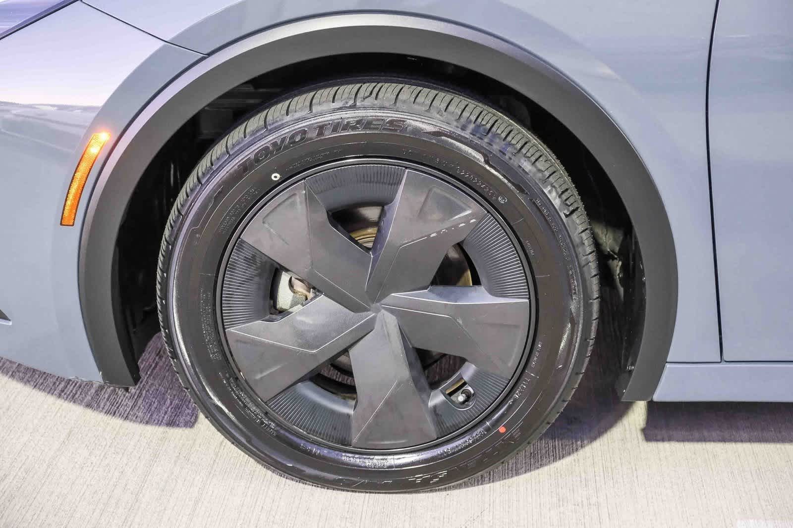 Thumbnail: 2024 Toyota Prius - 10