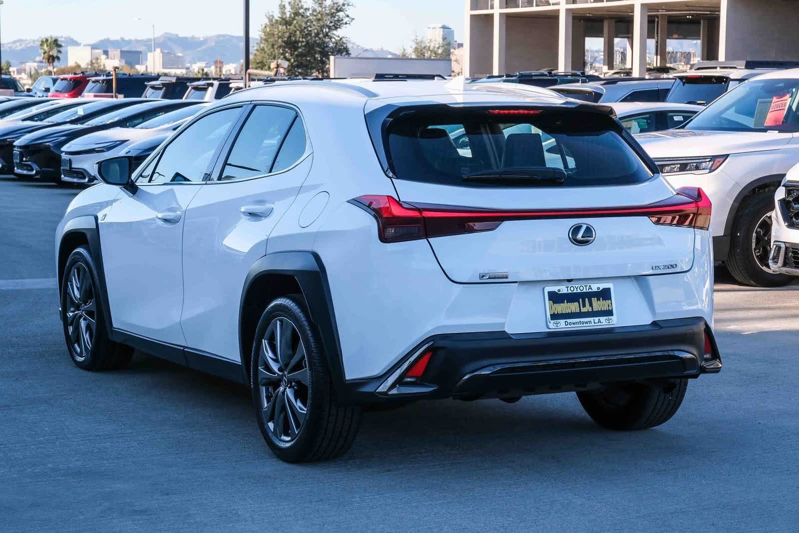 Thumbnail: 2019 Lexus UX - 6