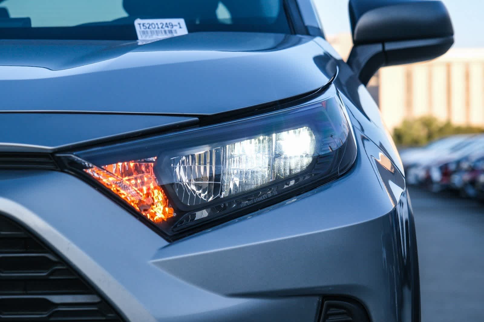 Thumbnail: 2020 Toyota RAV4 - 11