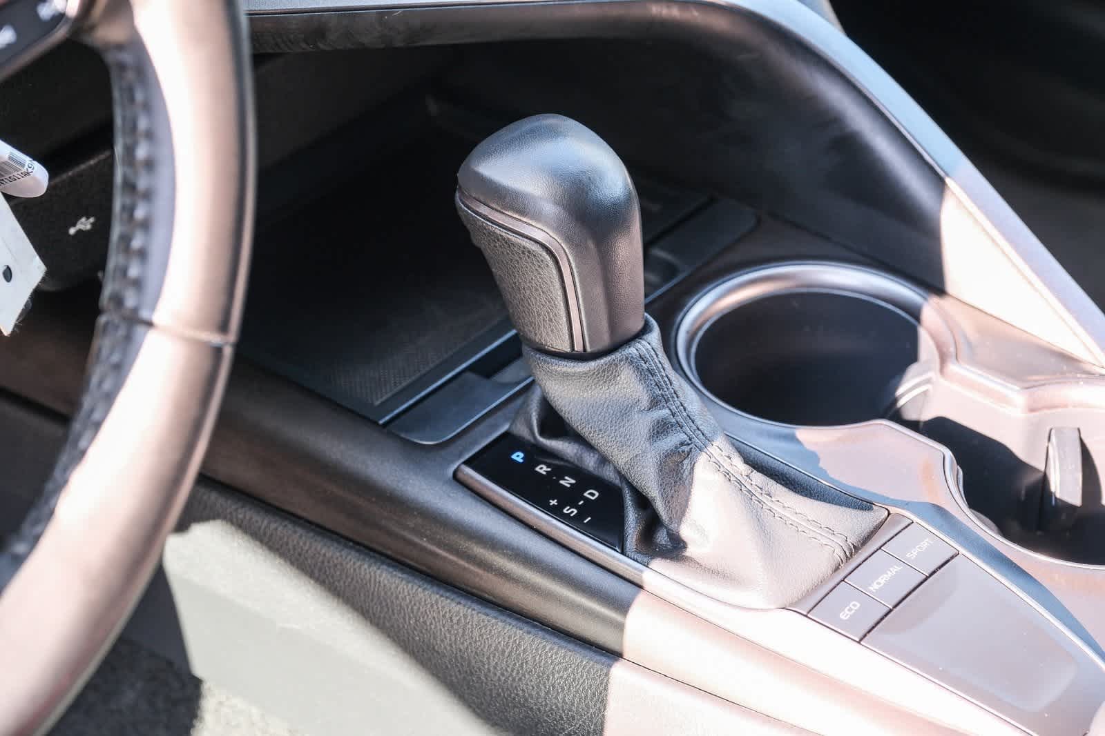 Thumbnail: 2022 Toyota Camry - 21