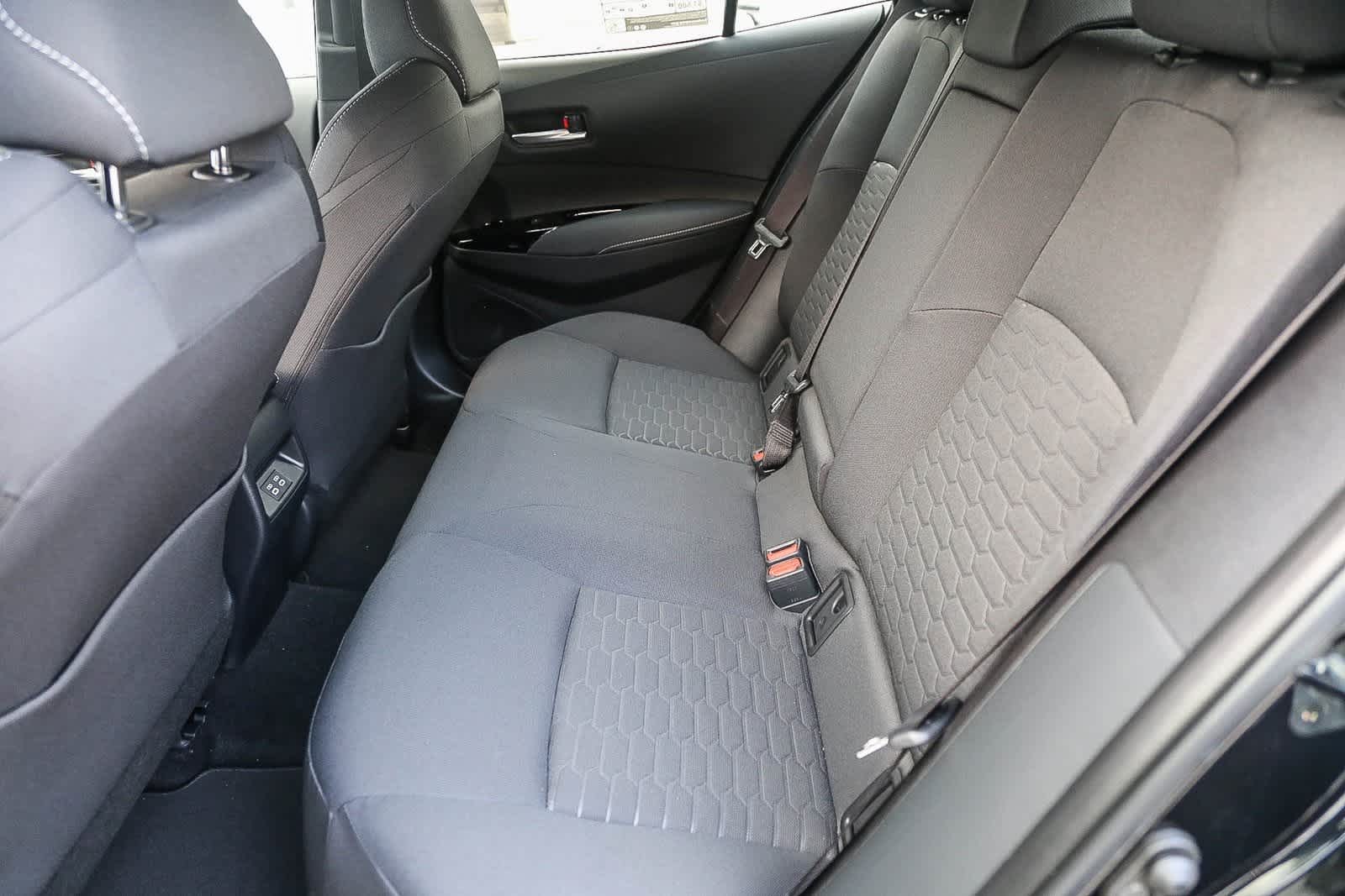 2025 Toyota Corolla SE 18