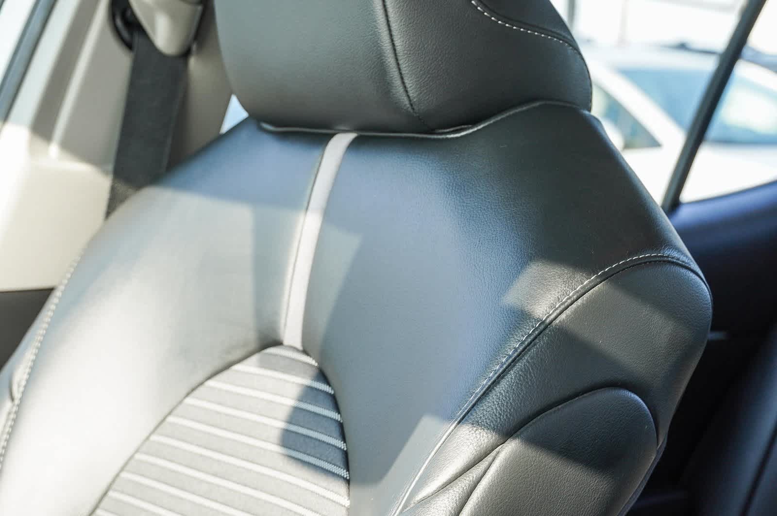 2022 Toyota Camry SE 22