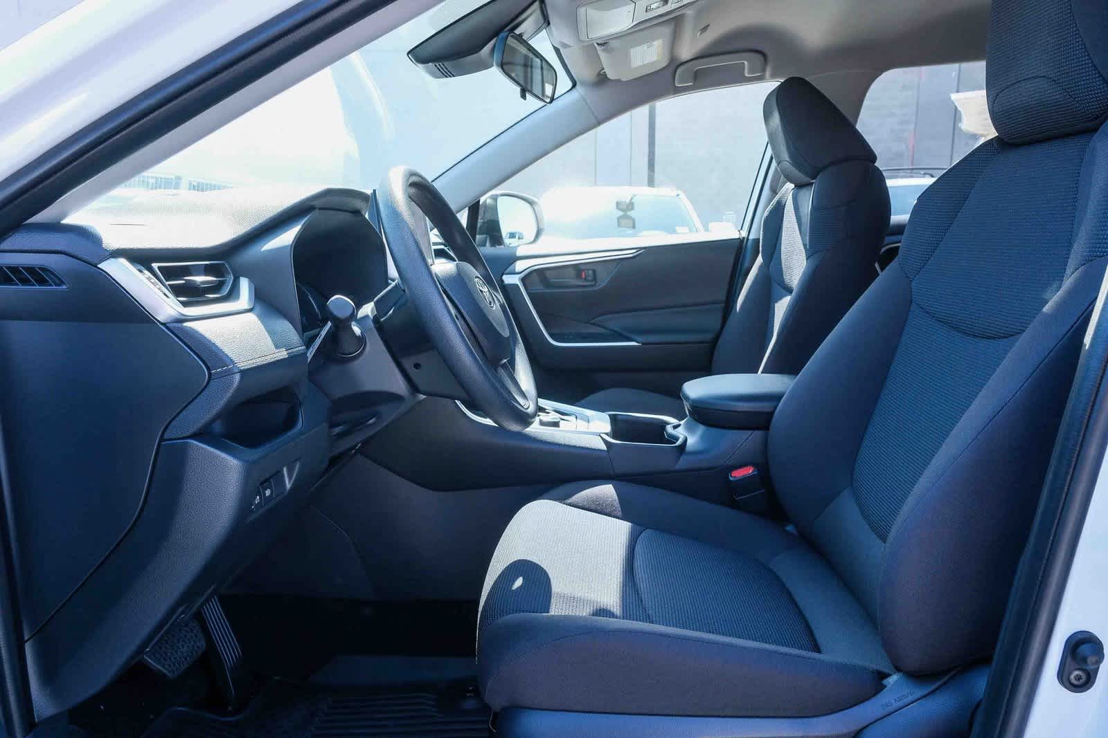 Thumbnail: 2025 Toyota RAV4 - 20